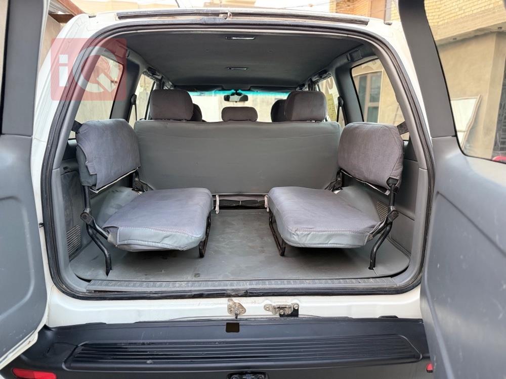 تۆیۆتا لاند کروزەر